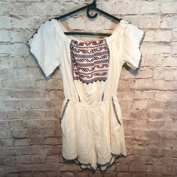 NWT ASTR Cream Label Embroidered romper - Picture 2 of 6